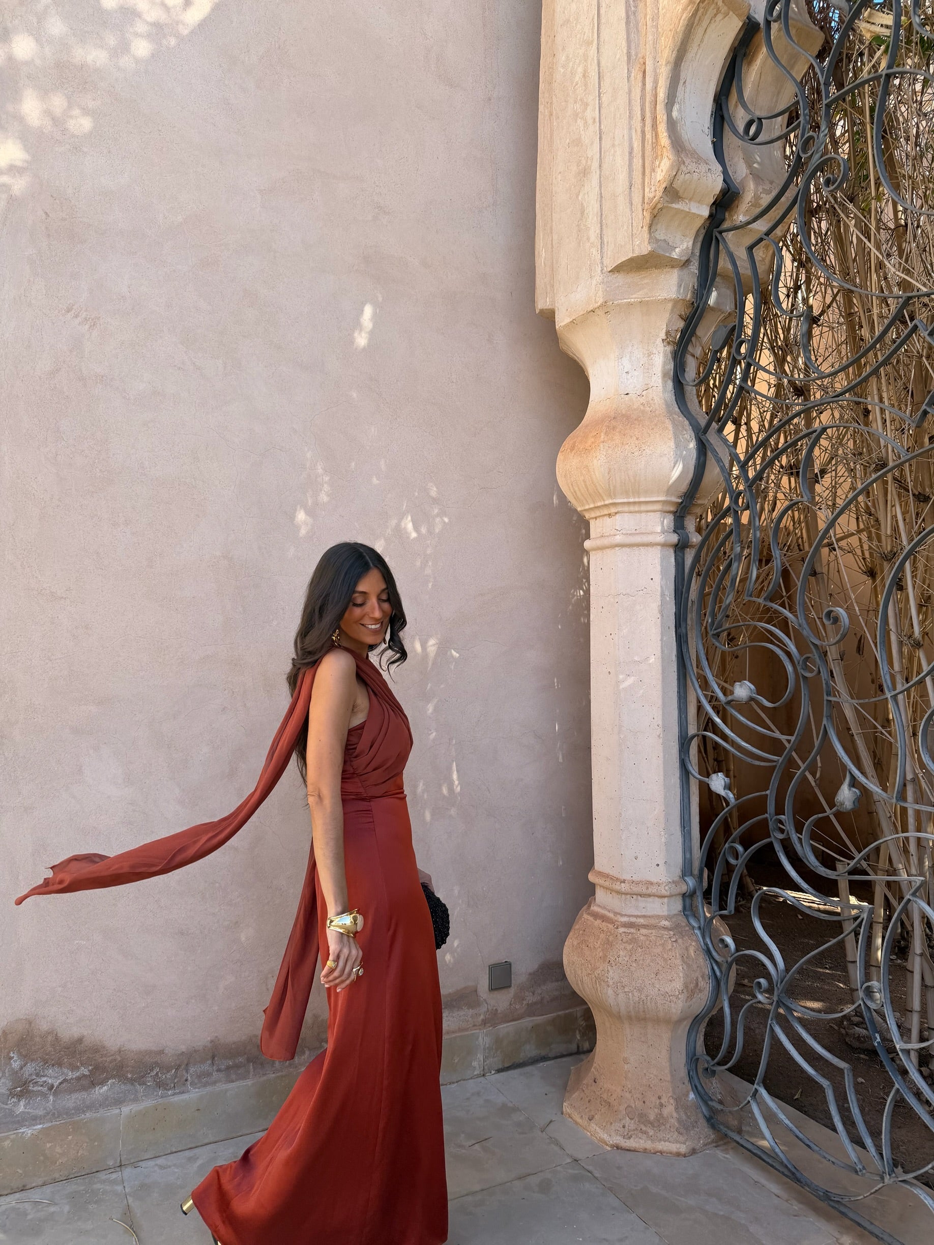 SOLEIL | Vestido Largo Halter con Capa Dorada