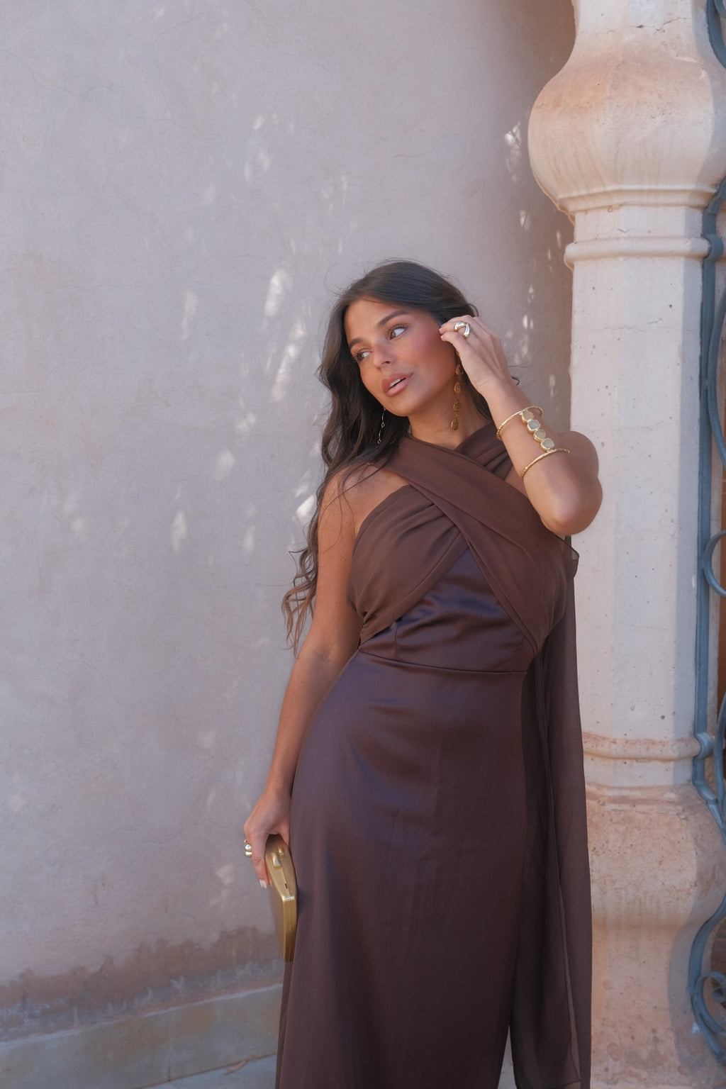 SOLEIL | Vestido Largo Halter con Capa Dorada