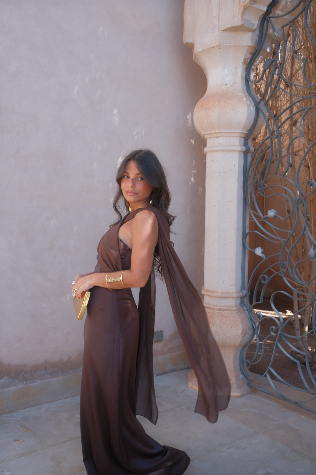 SOLEIL | Vestido Largo Halter con Capa Dorada