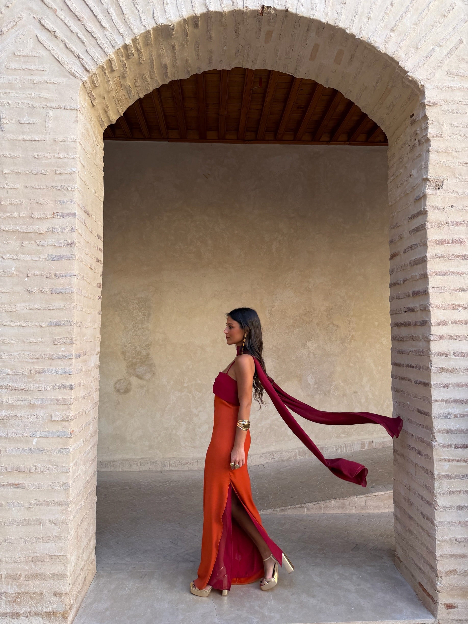 CARMEN | Vestido Largo Bicolor con Choker y Abertura