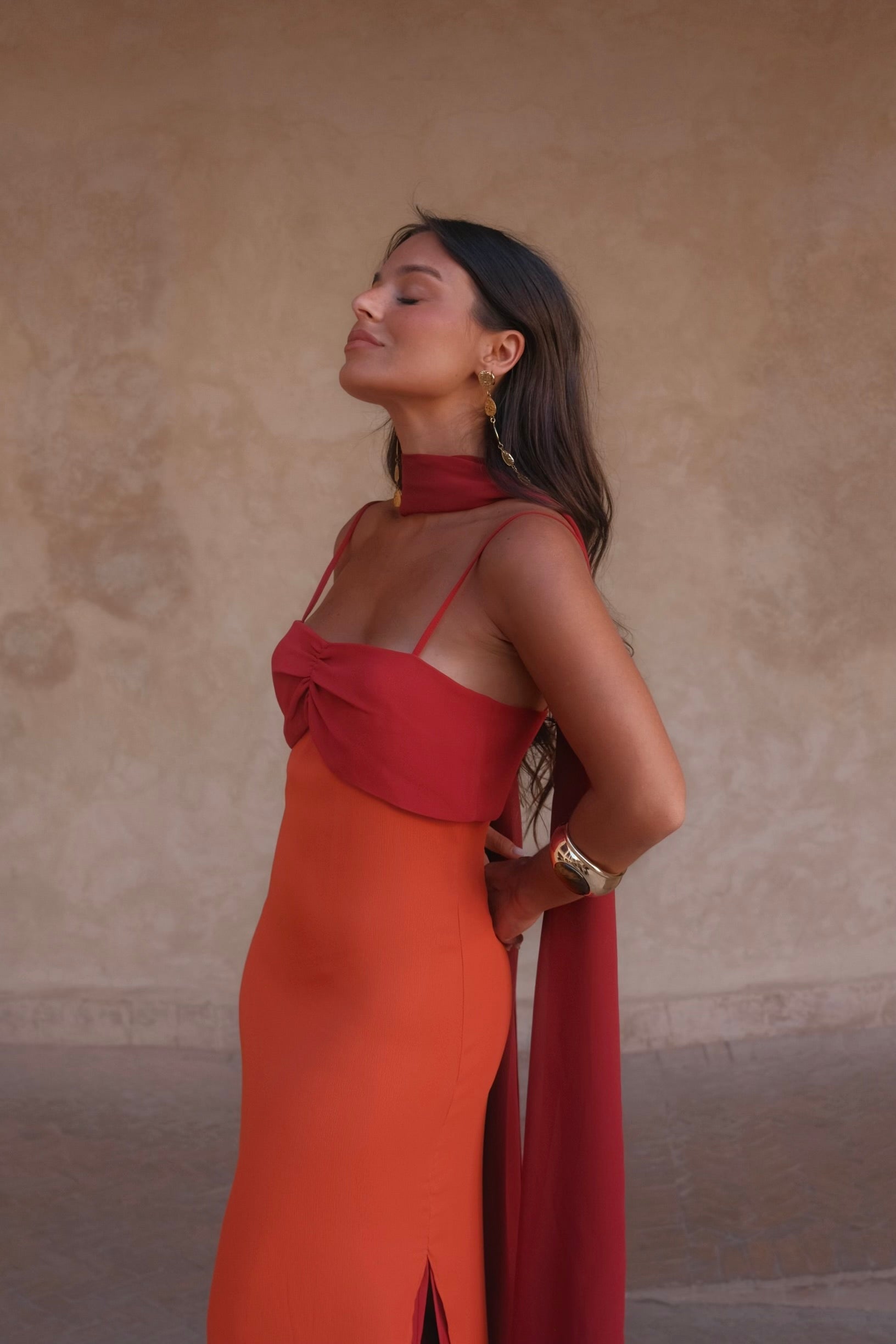 CARMEN | Vestido Largo Bicolor con Choker y Abertura