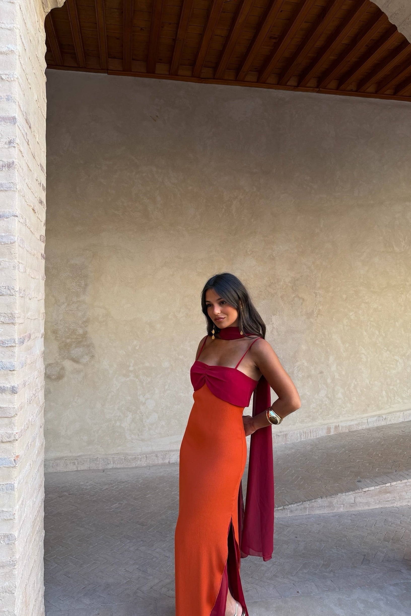 CARMEN | Vestido Largo Bicolor con Choker y Abertura
