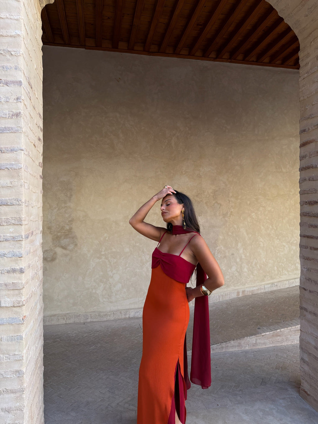 CARMEN | Vestido Largo Bicolor con Choker y Abertura