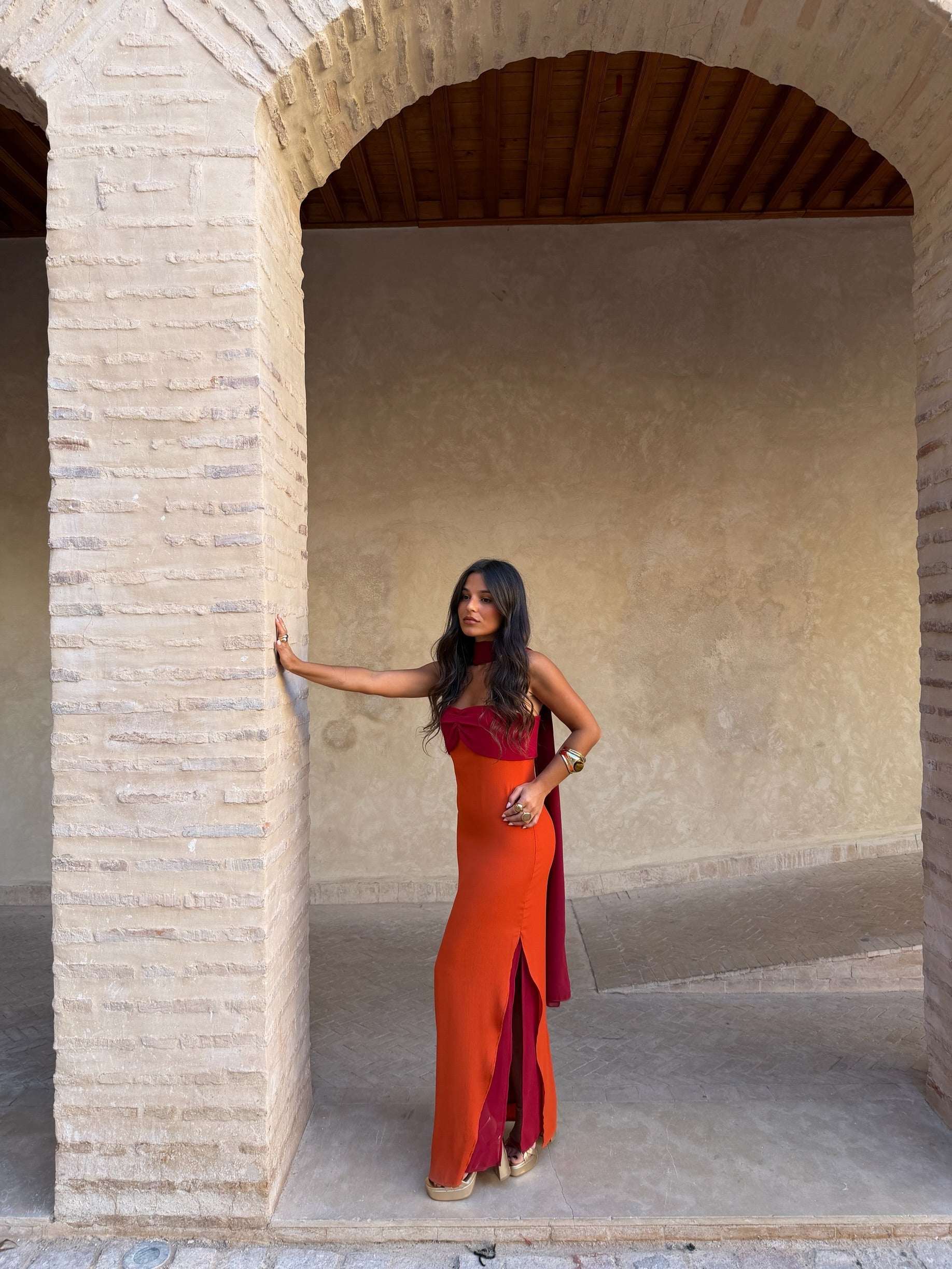 CARMEN | Vestido Largo Bicolor con Choker y Abertura