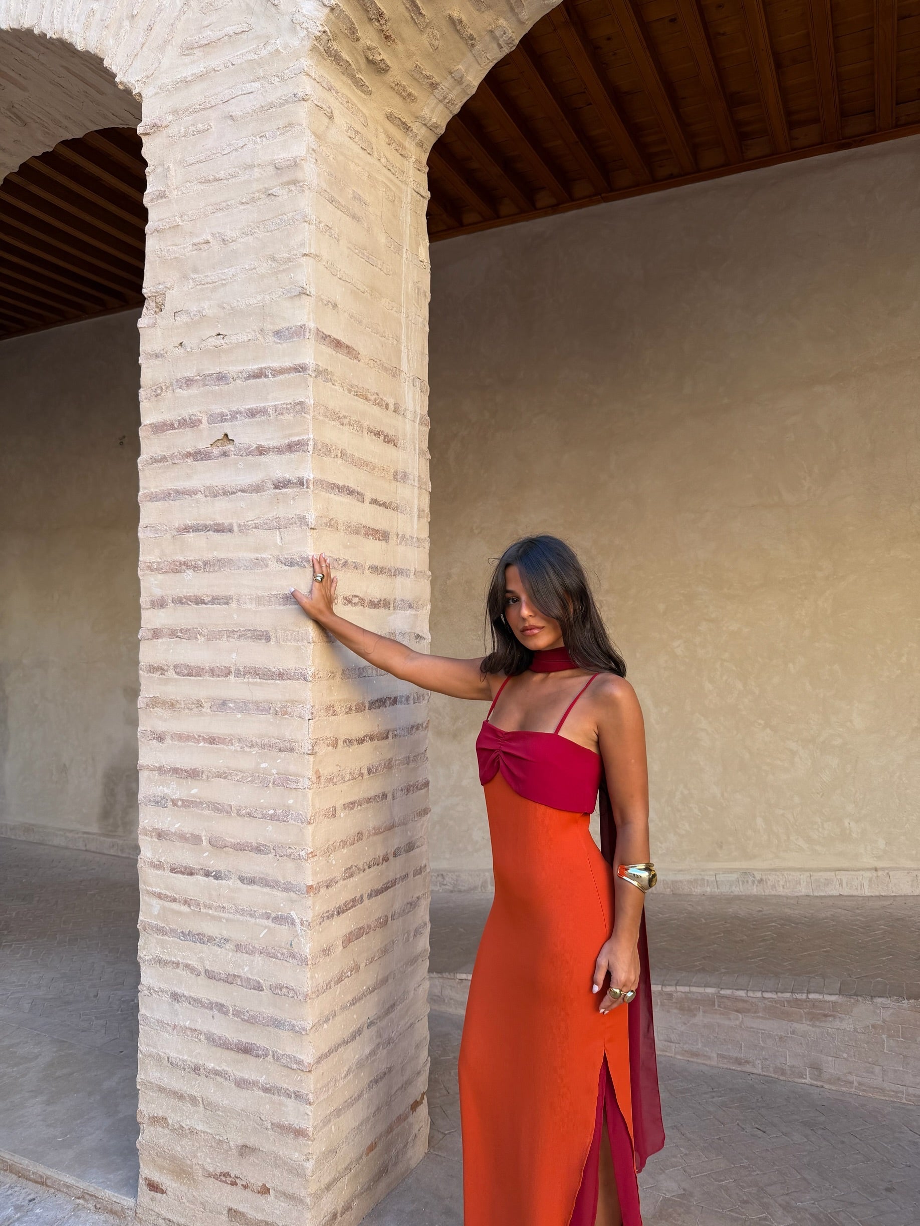 CARMEN | Vestido Largo Bicolor con Choker y Abertura