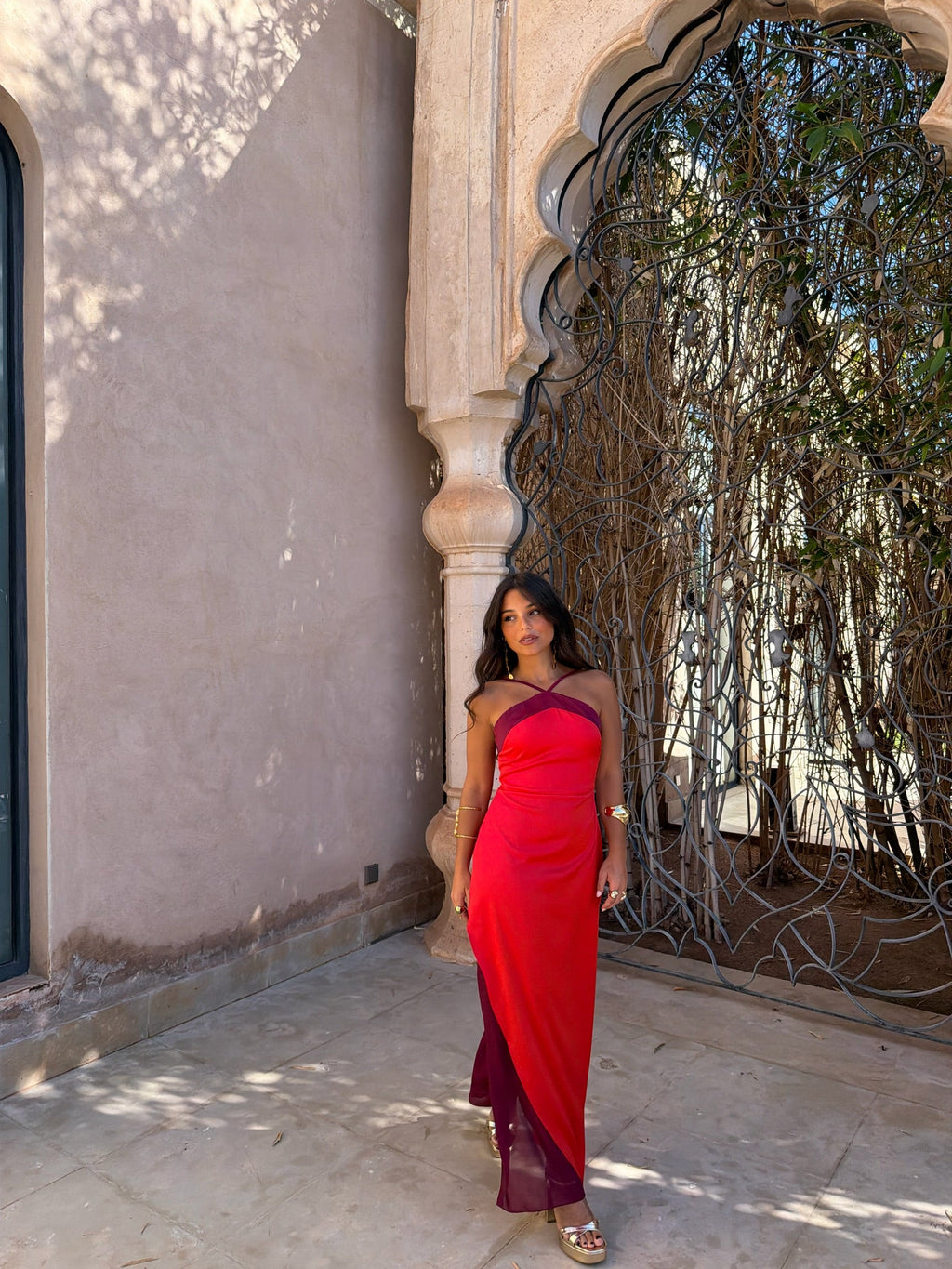 LOLA | Vestido Largo Bicolor Rojo y Burdeos con Halter Cruzado