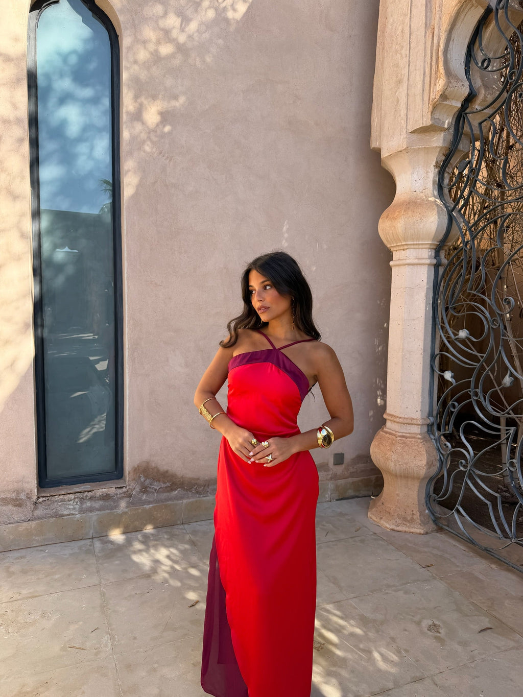 LOLA | Vestido Largo Bicolor Rojo y Burdeos con Halter Cruzado
