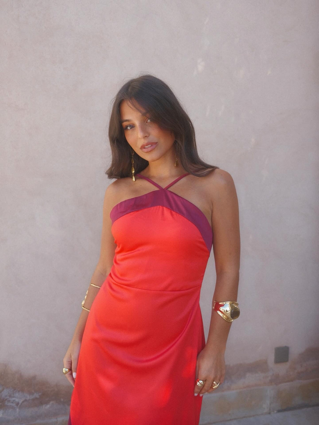 LOLA | Vestido Largo Bicolor Rojo y Burdeos con Halter Cruzado