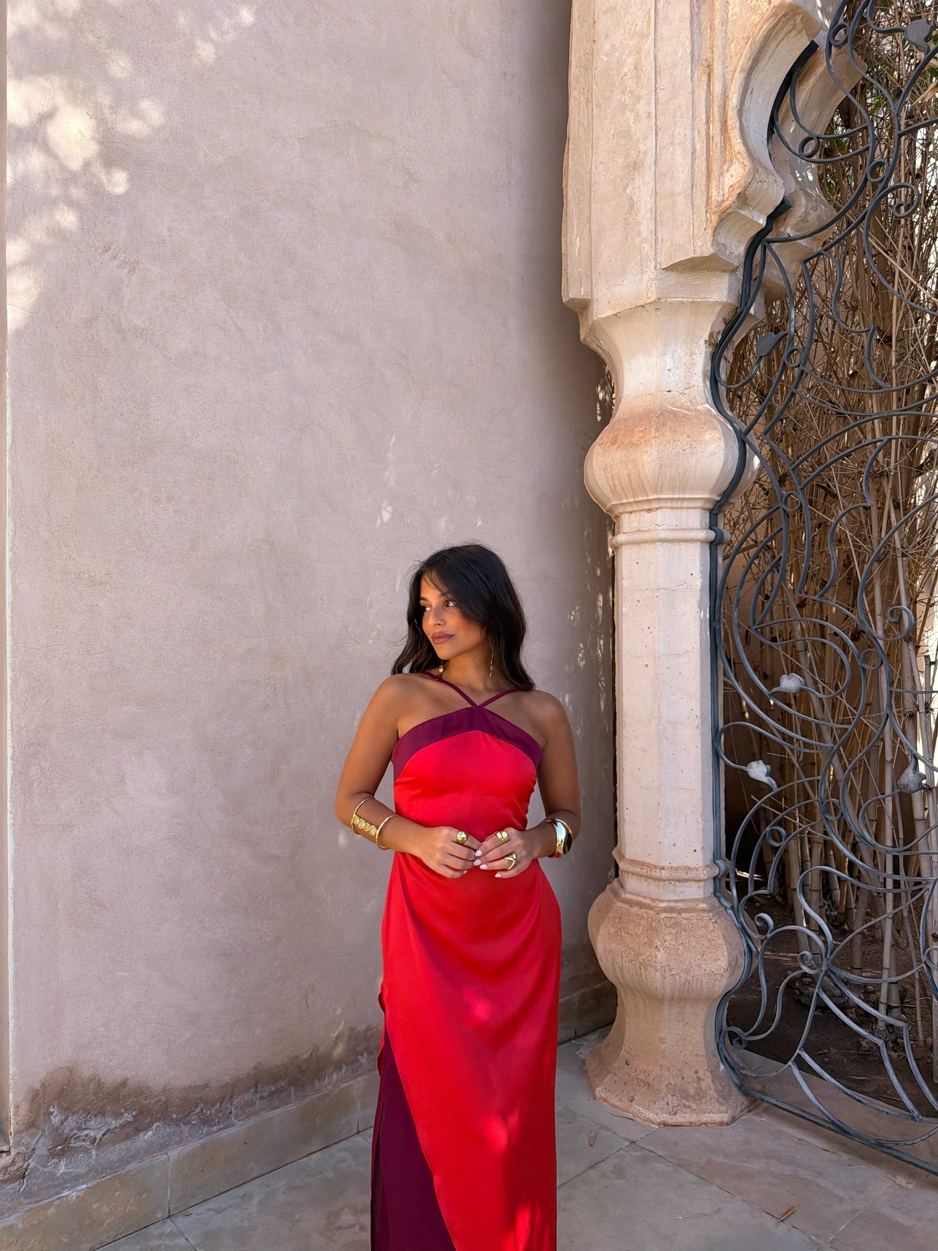 LOLA | Vestido Largo Bicolor Rojo y Burdeos con Halter Cruzado