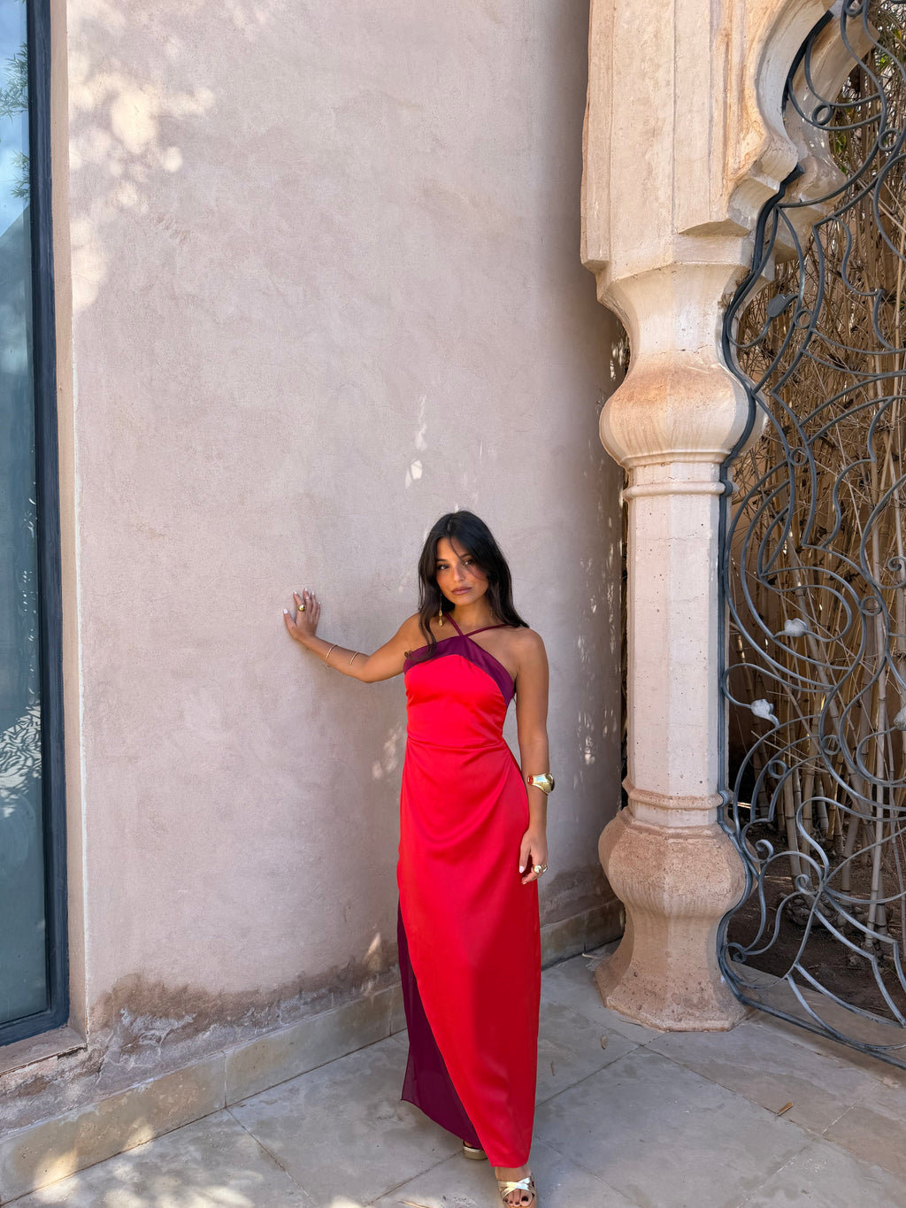 LOLA | Vestido Largo Bicolor Rojo y Burdeos con Halter Cruzado