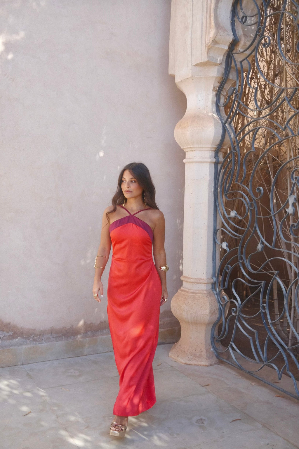 LOLA | Vestido Largo Bicolor Rojo y Burdeos con Halter Cruzado